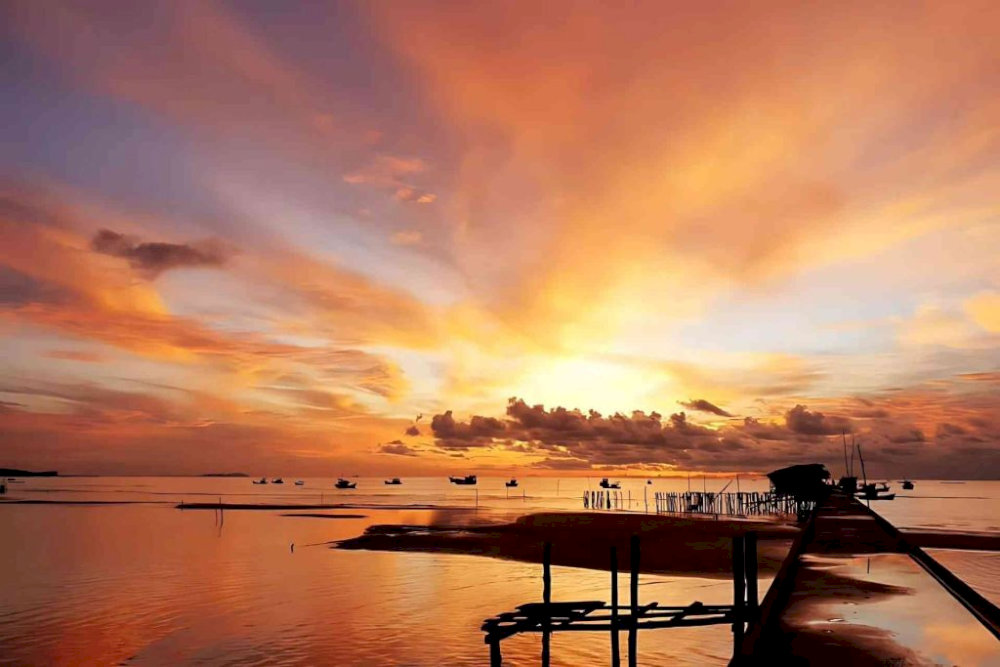 Sunset by Ham Ninh Village is magnificent, so plan your trip accordingly